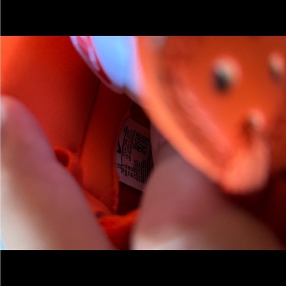 Nike Dunk Low in Orange and White - Picture 5 of 7